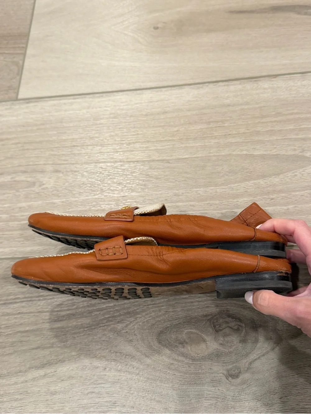 🔥Tory Burch Bicolor Medallion Ballet Loafers Size 8